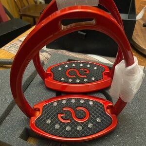 American Equus elite English stirrups new and in the box